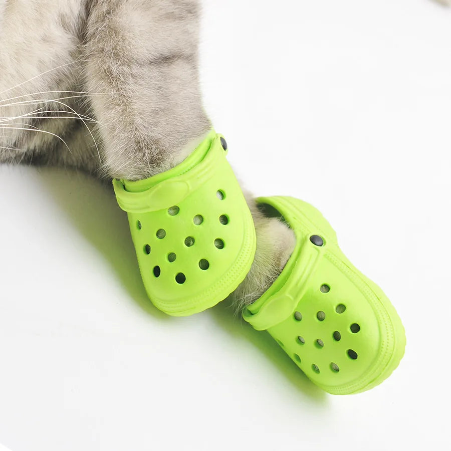 Dog Shoes Thickened Hole Shoes Wear-resistant Breathable New Fashion Pet Shoes Skidproof Slippers Pet Supplies for Dog